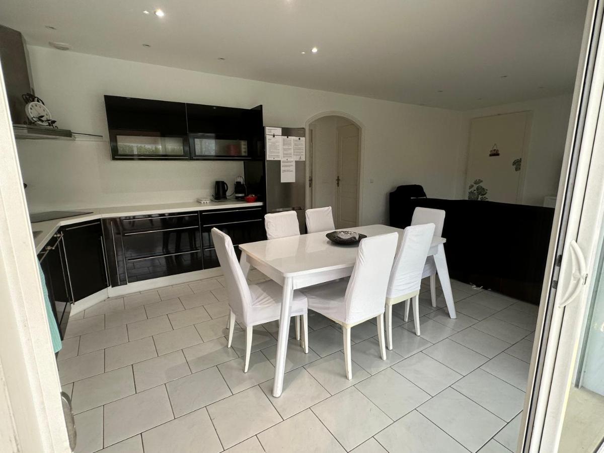 فيلا Petite Maisonette Adossee Mais Independante Avec Piscine Peymeinade المظهر الخارجي الصورة